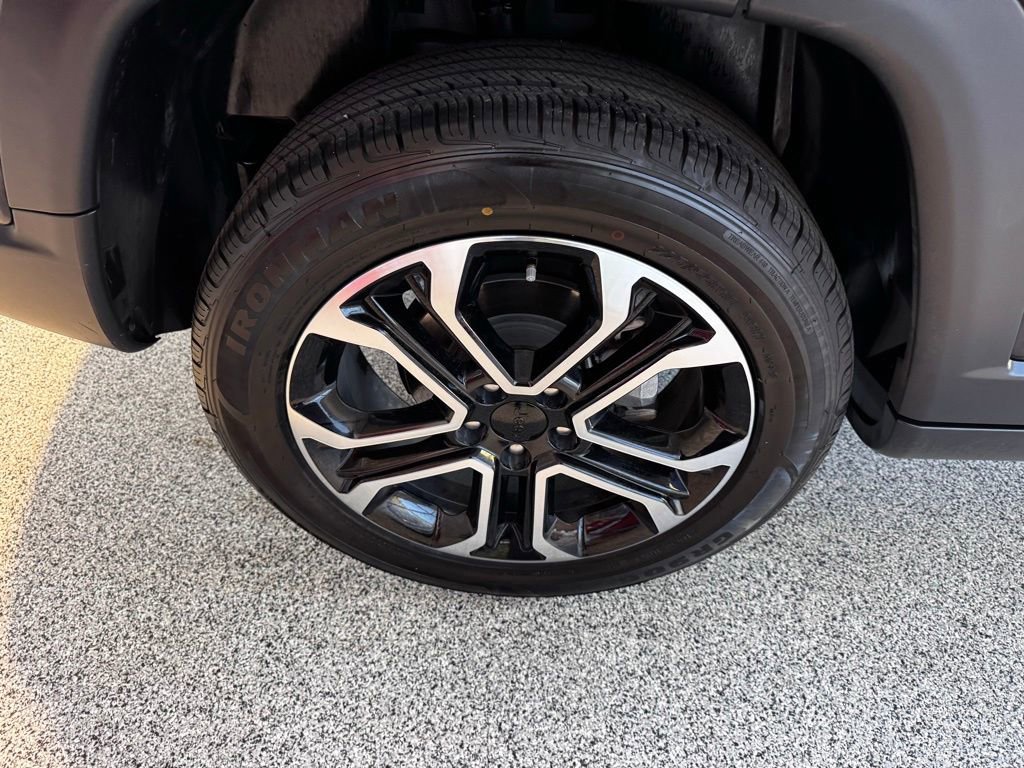 Used 2023 Jeep Compass Limited image 9