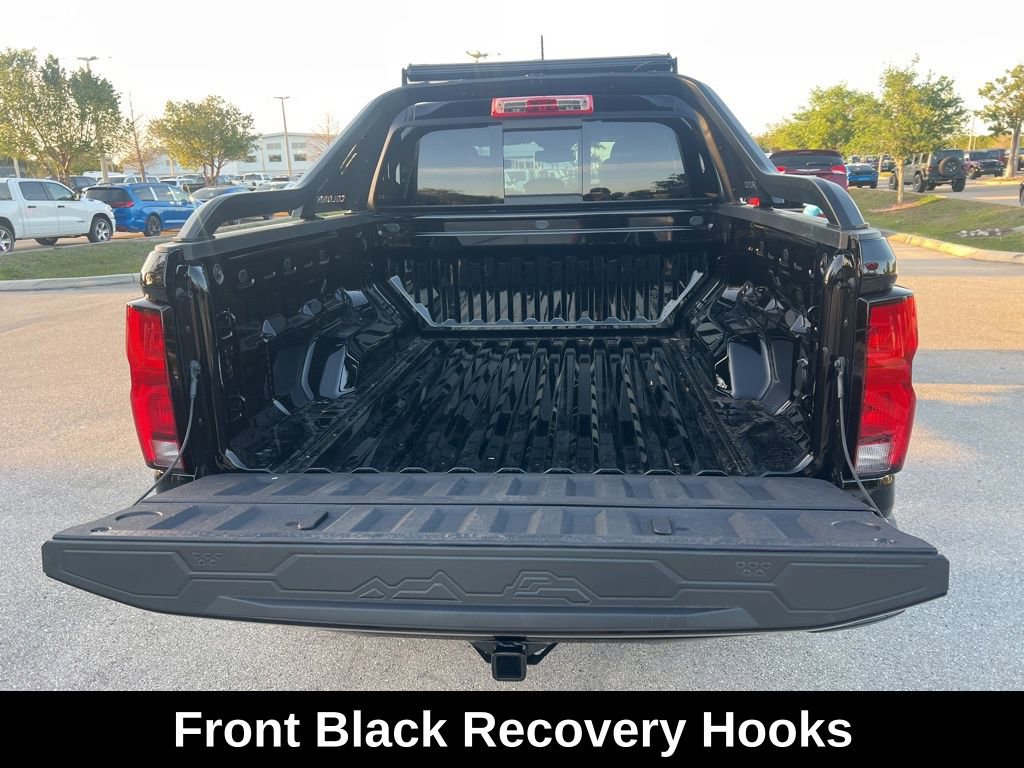 Used 2025 Chevrolet Colorado Z71 w/ Midnight Edition image 16