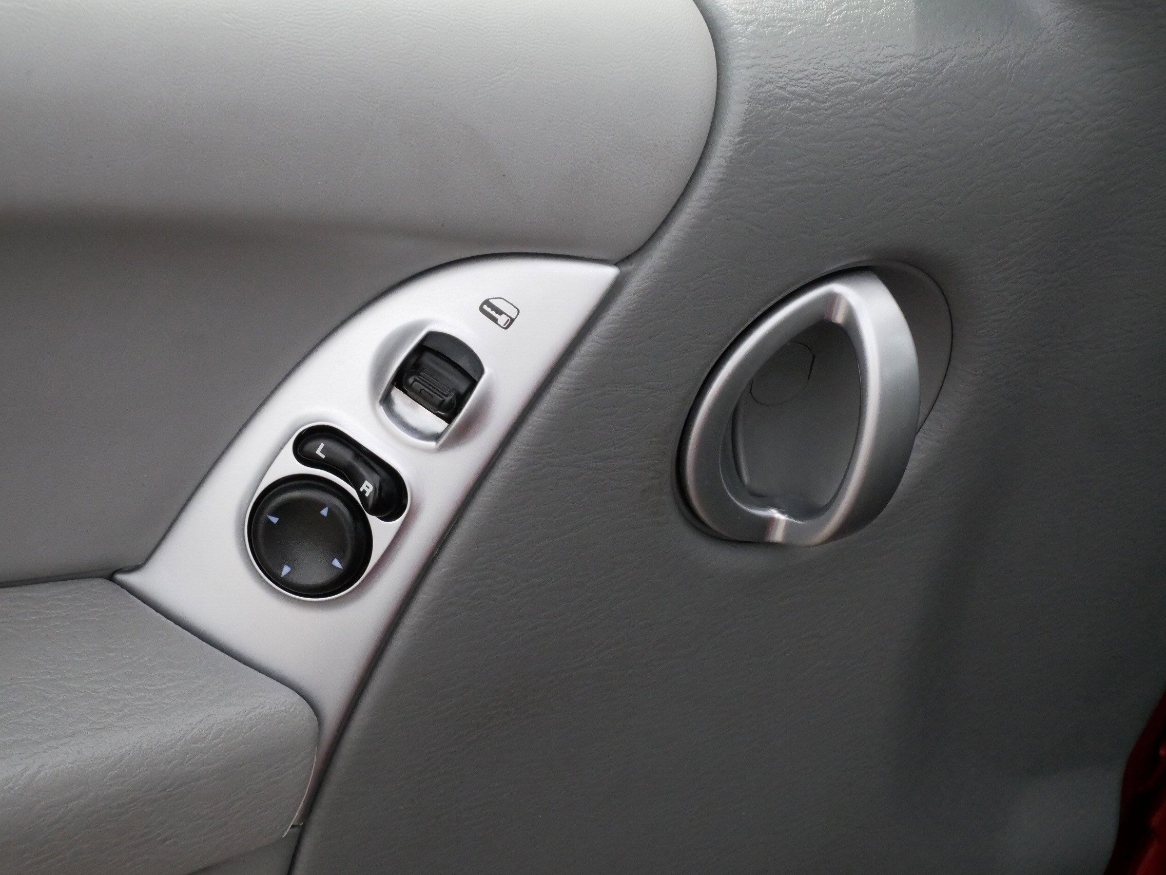 Used 2006 Jeep Liberty Limited image 19