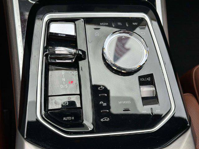Used 2023 BMW 760i xDrive AWD/4WD image 27