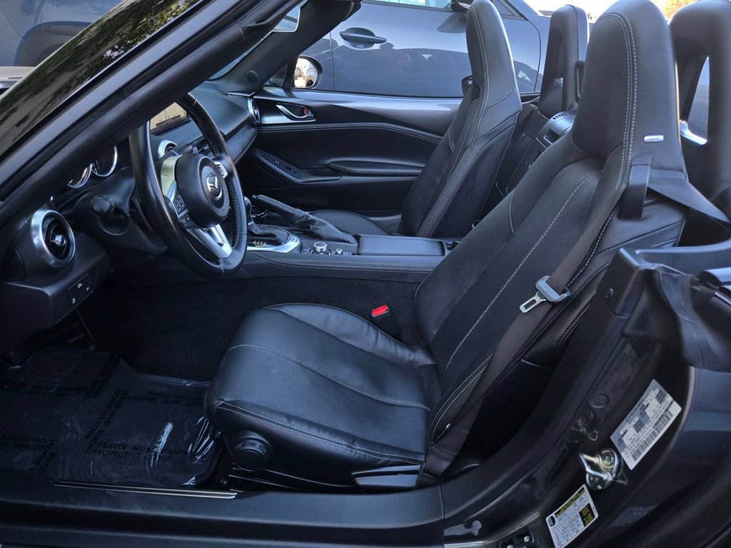 Certified 2025 MAZDA MX-5 Miata Grand Touring RWD image 13