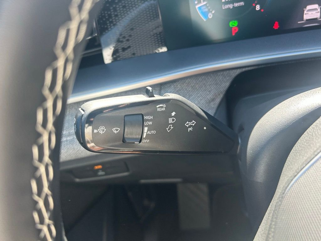 Used 2025 Volkswagen Tiguan S image 23