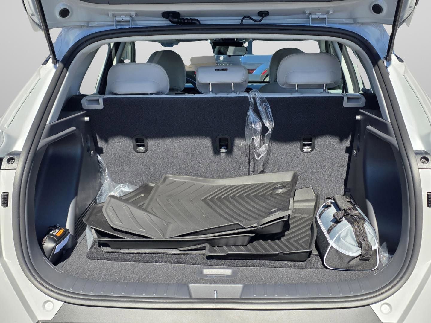 New 2026 Hyundai Kona SE image 8