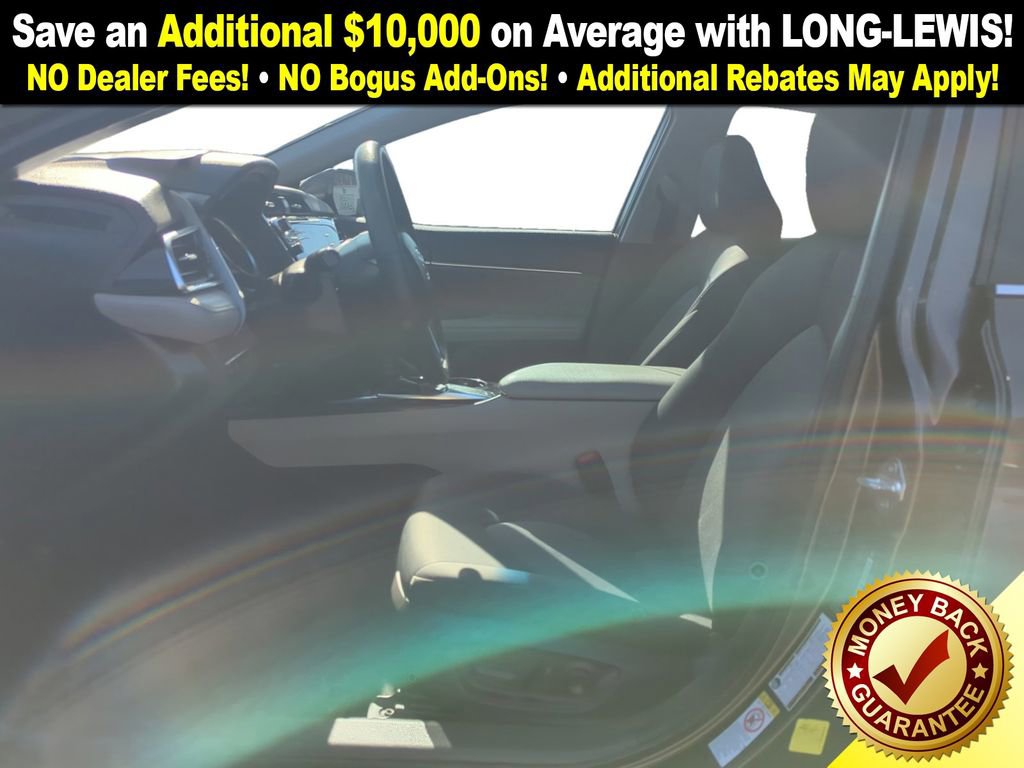 Used 2018 Toyota Camry LE image 14