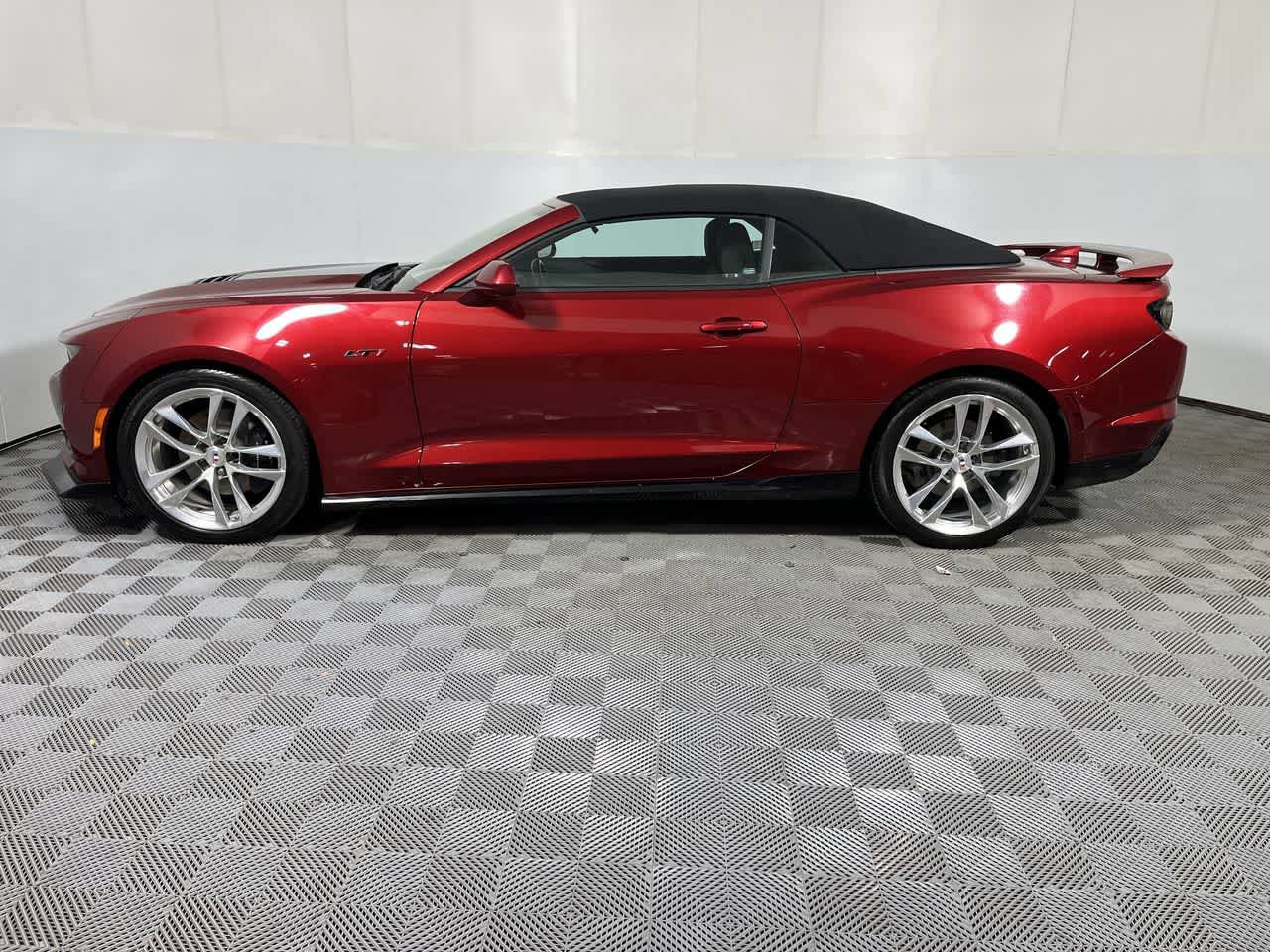Used 2022 Chevrolet Camaro LT w/ Design Package 2 RWD image 5