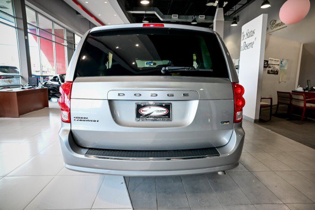 Used 2017 Dodge Grand Caravan SE FWD image 6