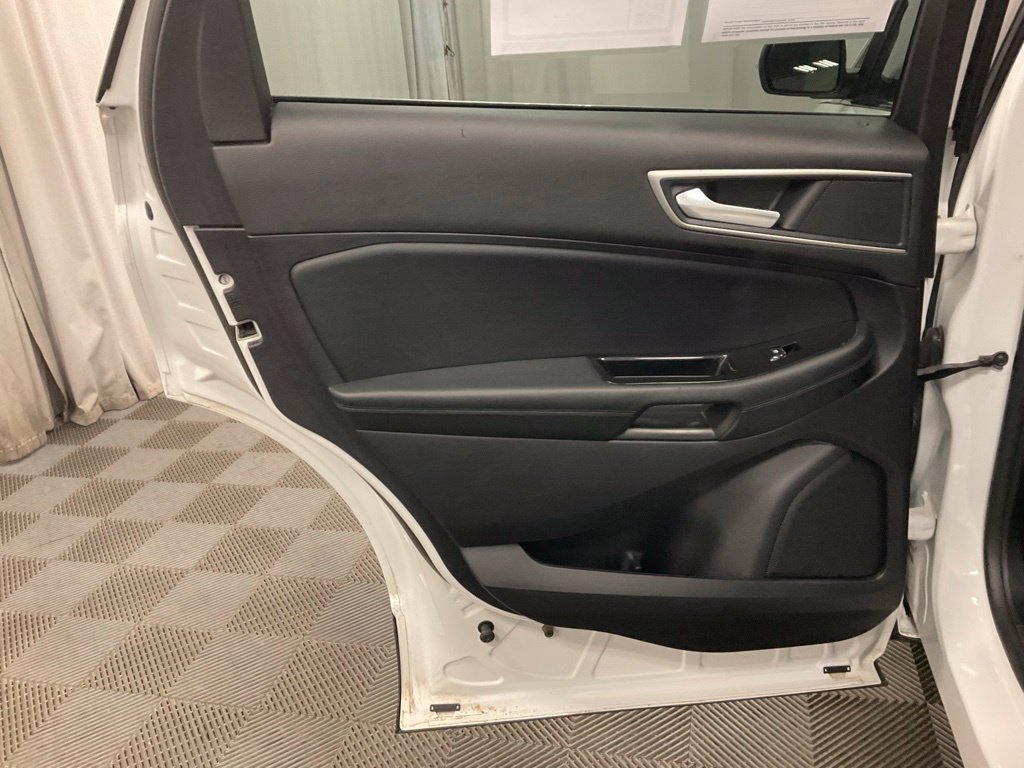 Used 2019 Ford Edge SEL w/ Equipment Group 201A FWD image 34