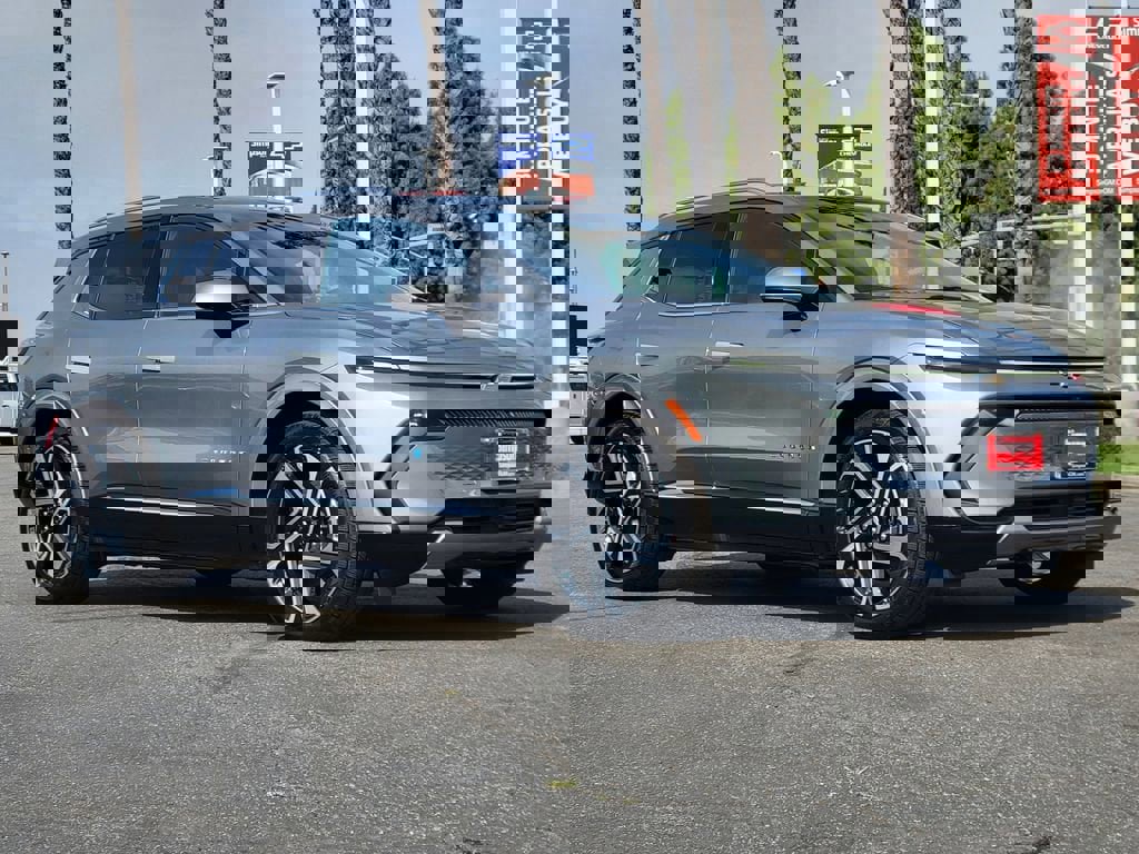 New 2026 Chevrolet Equinox EV LT w/ Convenience Package II FWD image 24