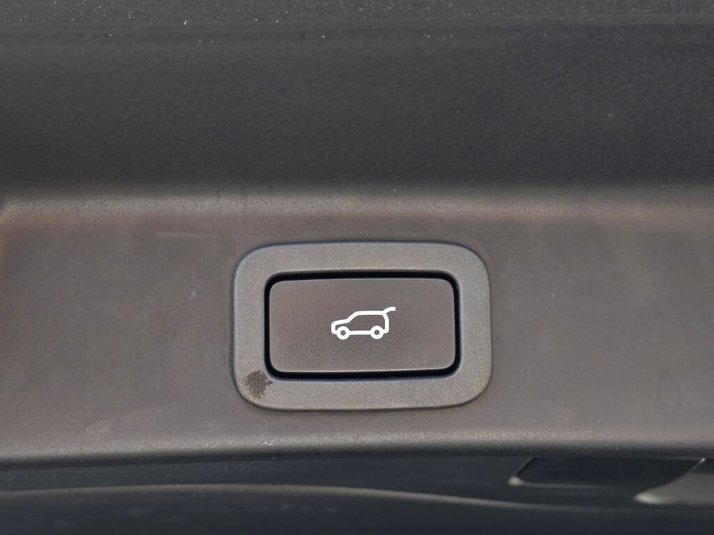 Used 2018 Jaguar F-PACE Prestige AWD/4WD image 15