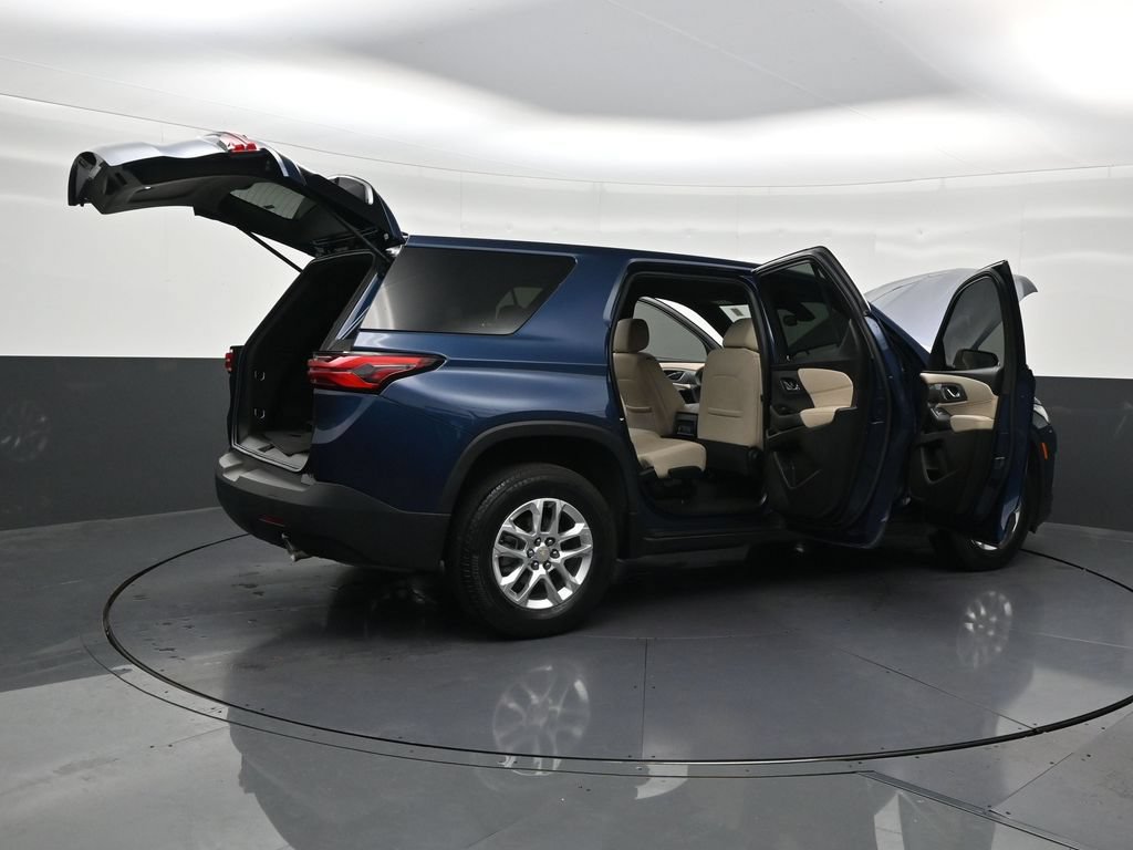 Used 2023 Chevrolet Traverse LS FWD image 32