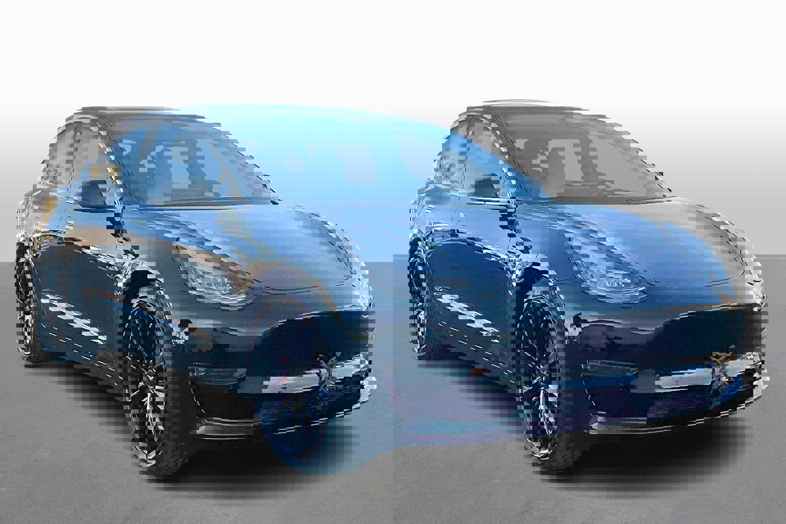 Used 2018 Tesla Model 3 Long Range image 9