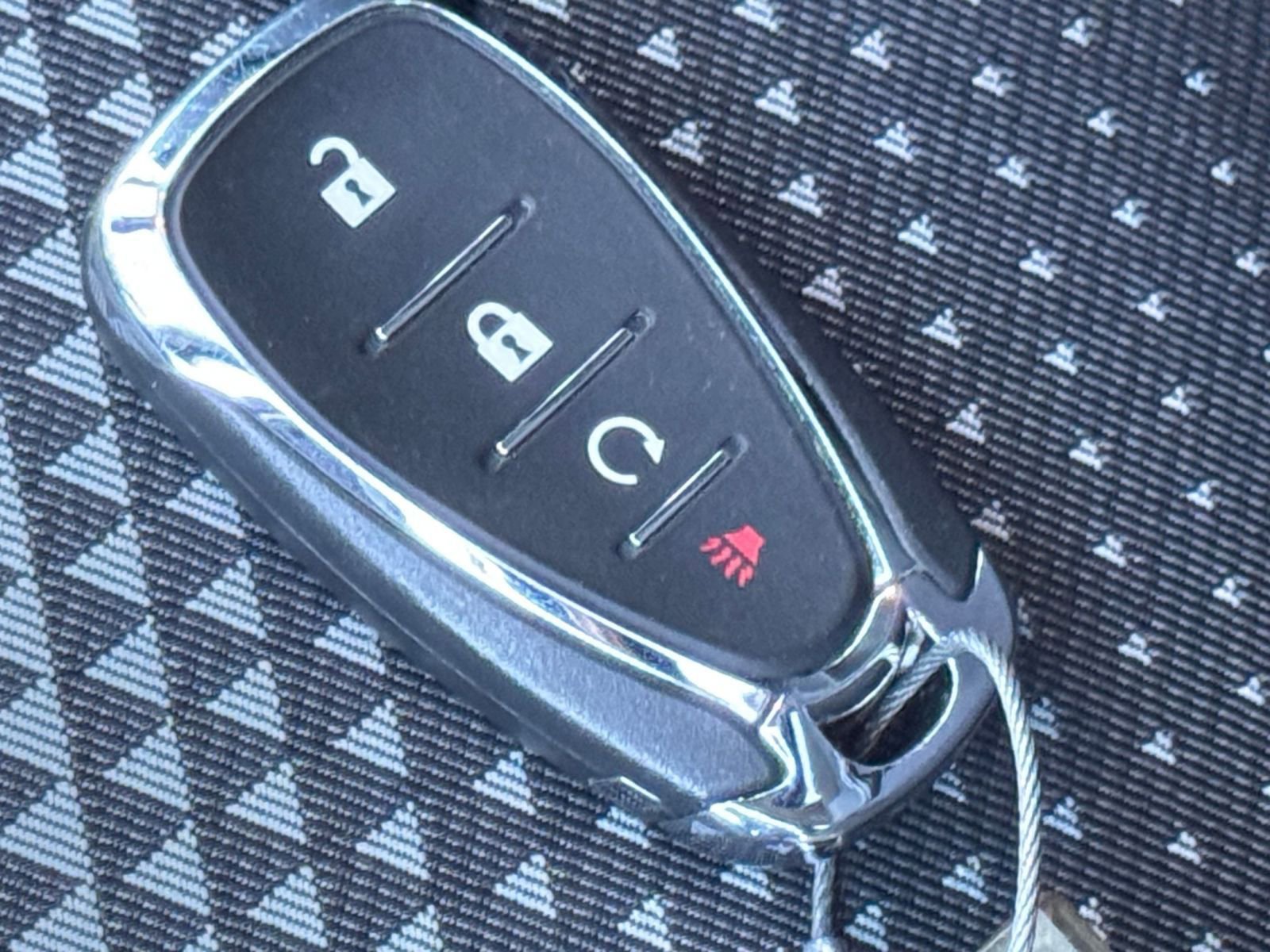 Used 2025 Chevrolet Trax LT w/ LT Convenience Package image 24