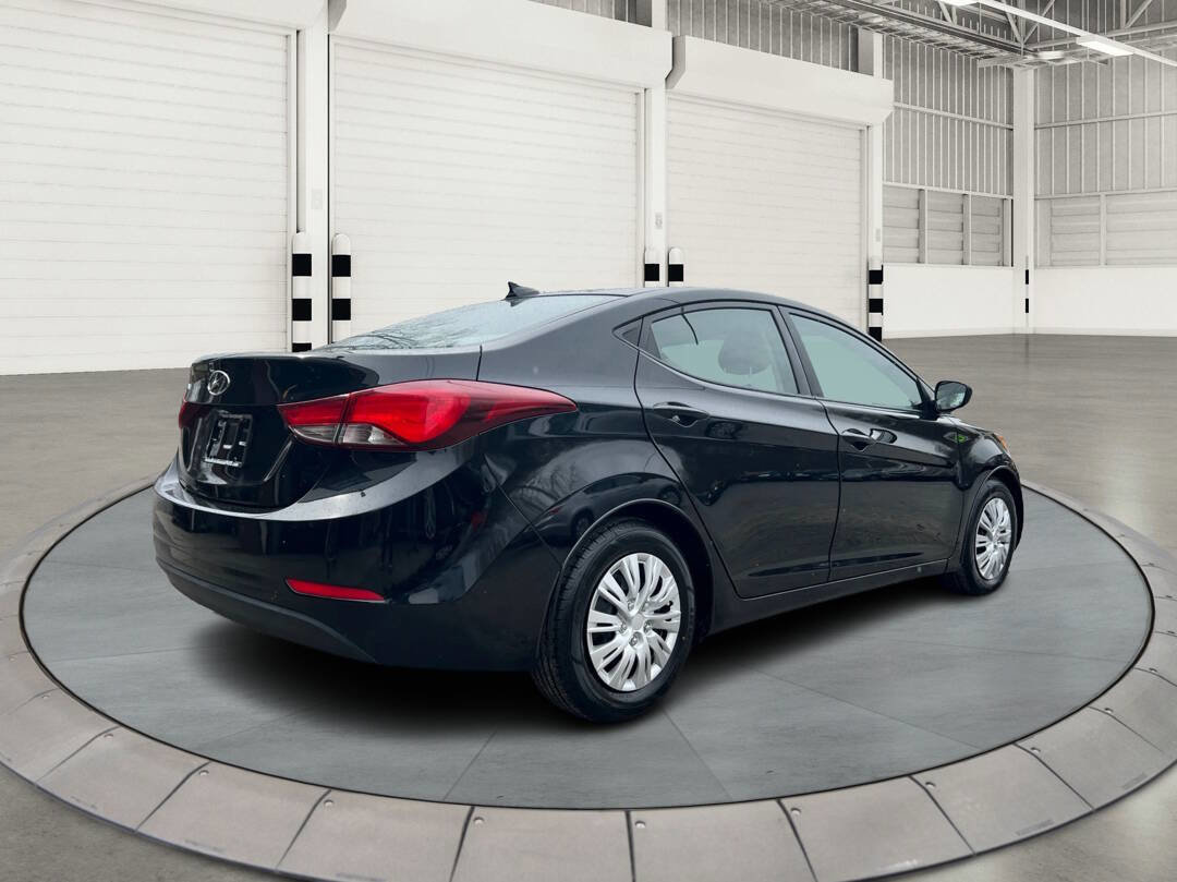 Used 2016 Hyundai Elantra SE image 3