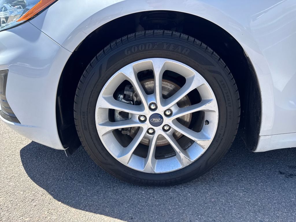 Used 2020 Ford Fusion SE FWD image 27