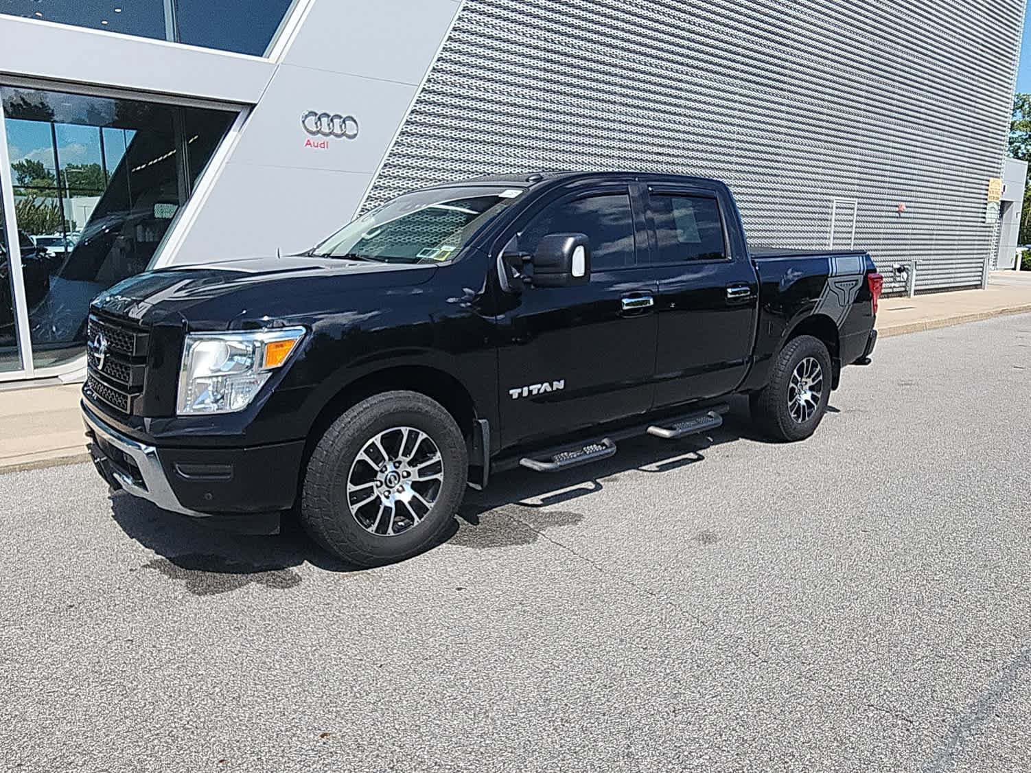 Used 2021 Nissan Titan SV w/ SV Convenience Package AWD/4WD image 1