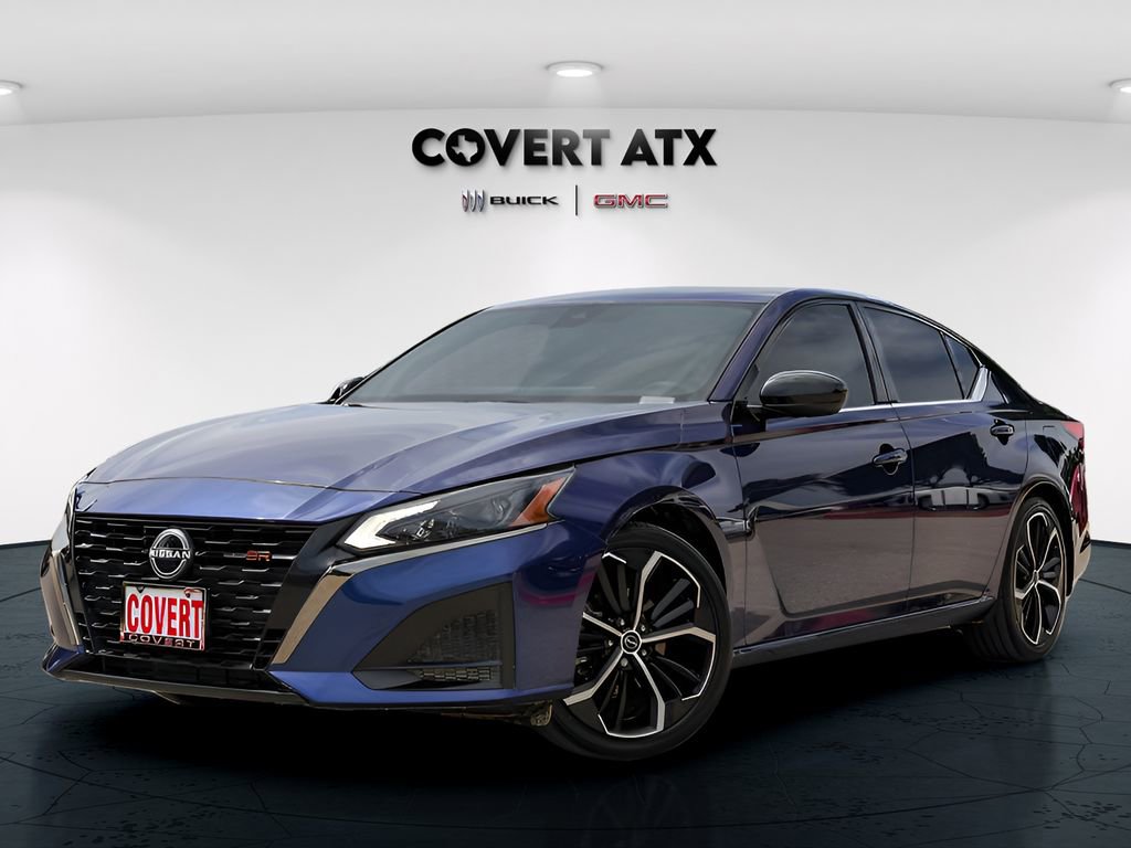 Used 2023 Nissan Altima 2.5 SR w/ SR Premium Package FWD image 2
