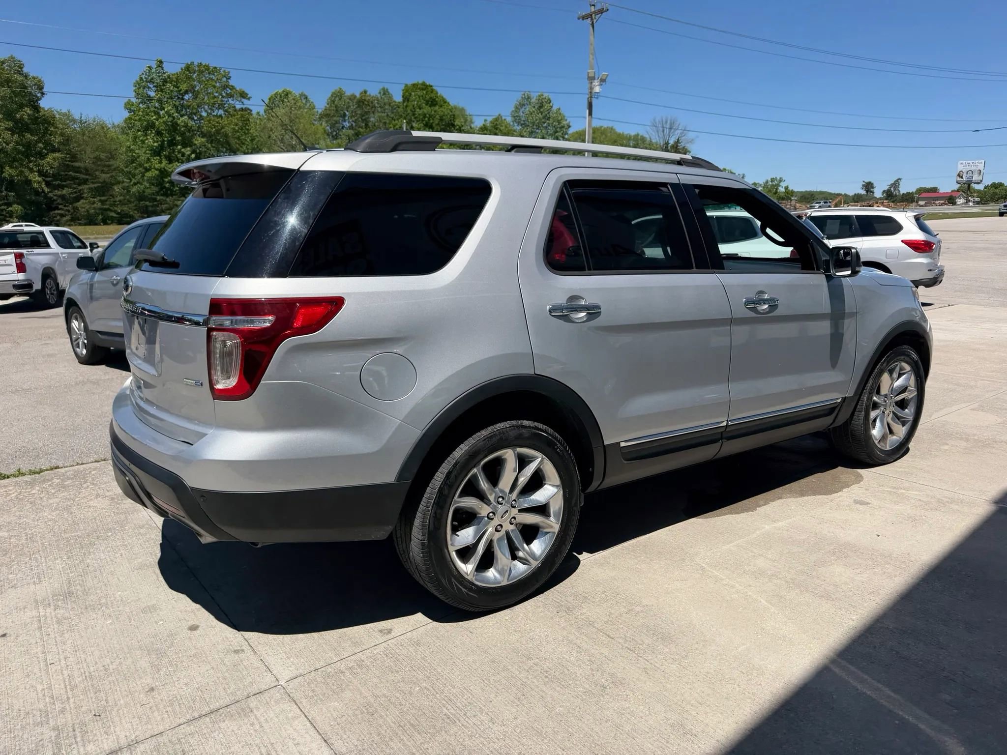 Used 2013 Ford Explorer XLT AWD/4WD image 31