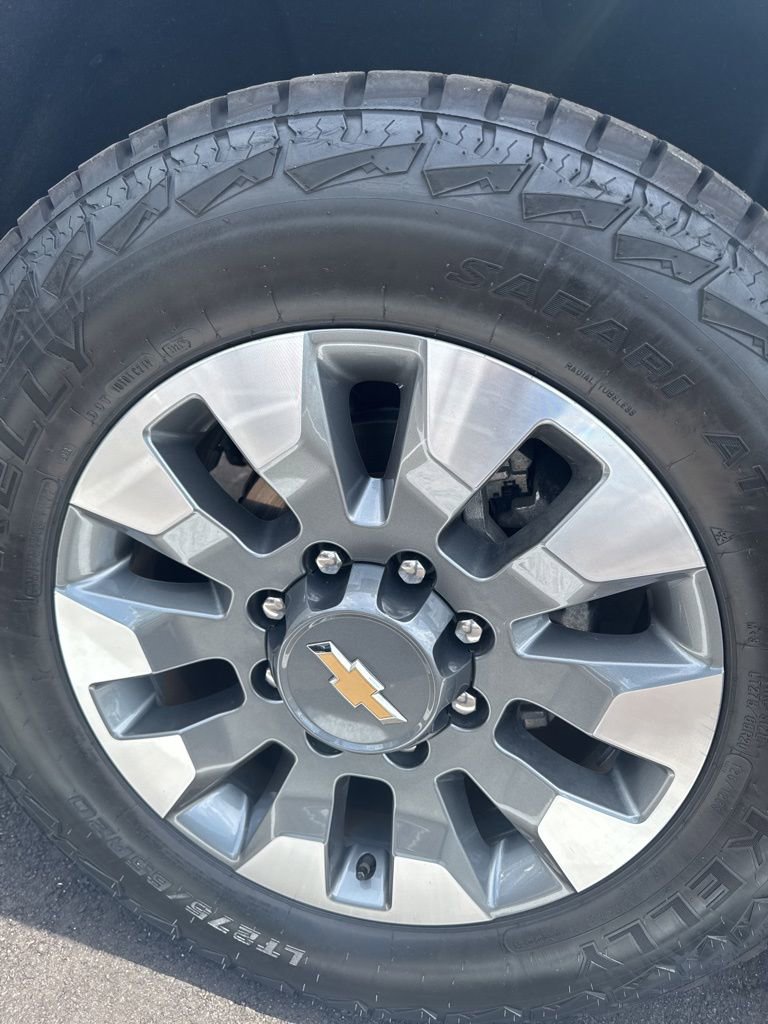 Used 2022 Chevrolet Silverado 2500 Custom w/ Custom Value Package AWD/4WD image 10