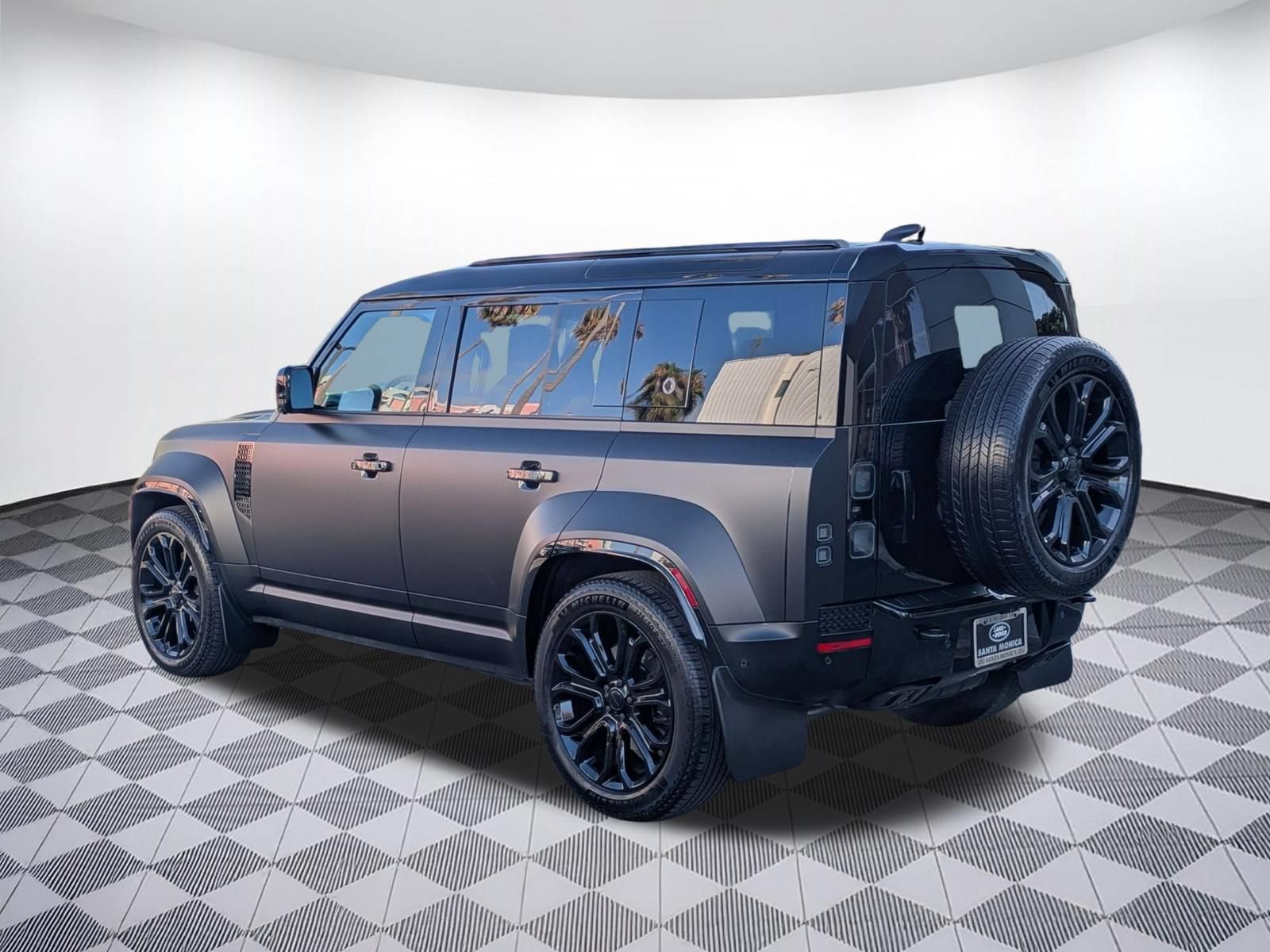 Used 2026 Land Rover Defender 110 OCTA AWD/4WD image 3