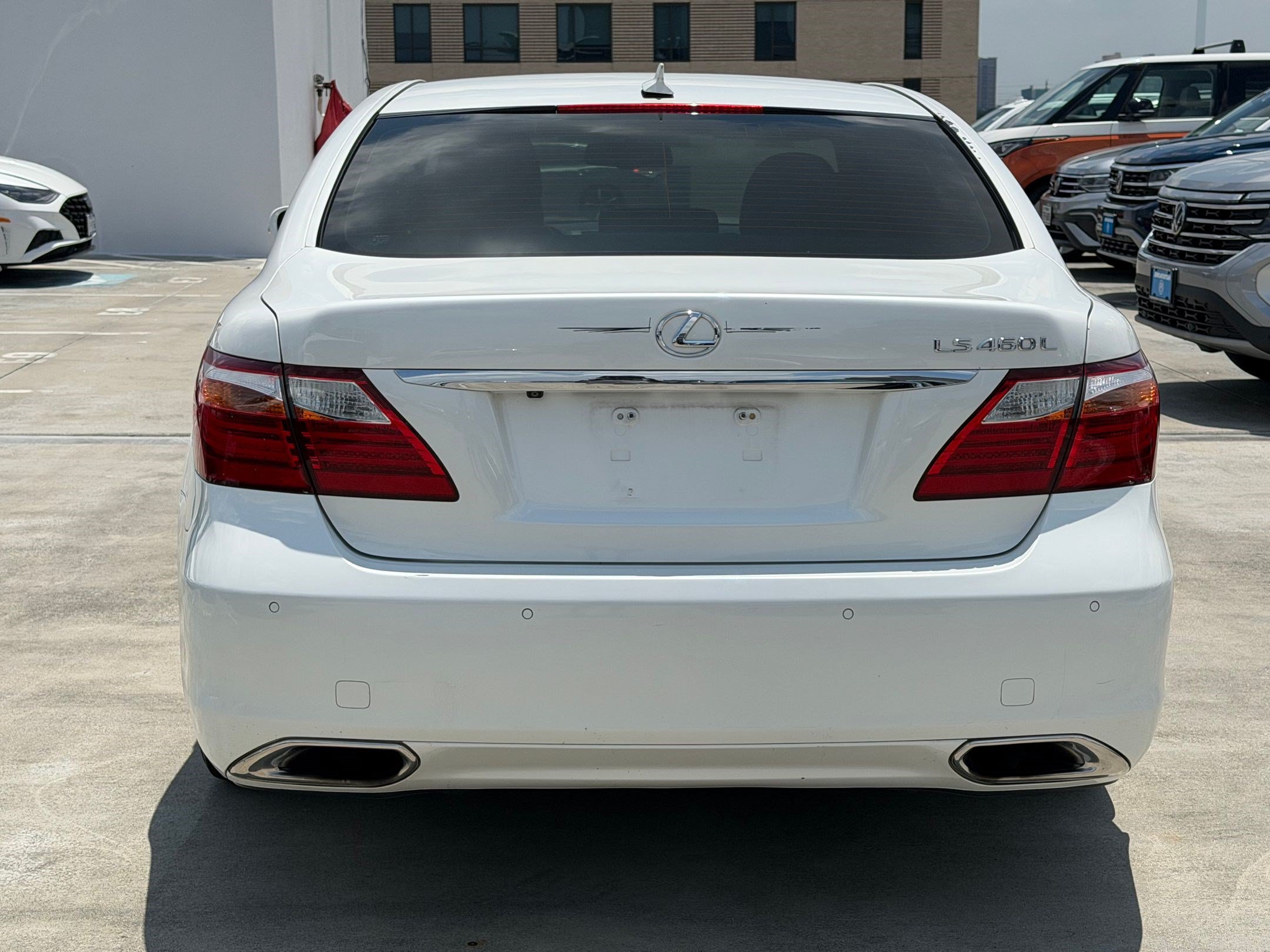 Used 2011 Lexus LS 460 L w/ Luxury Pkg RWD image 10