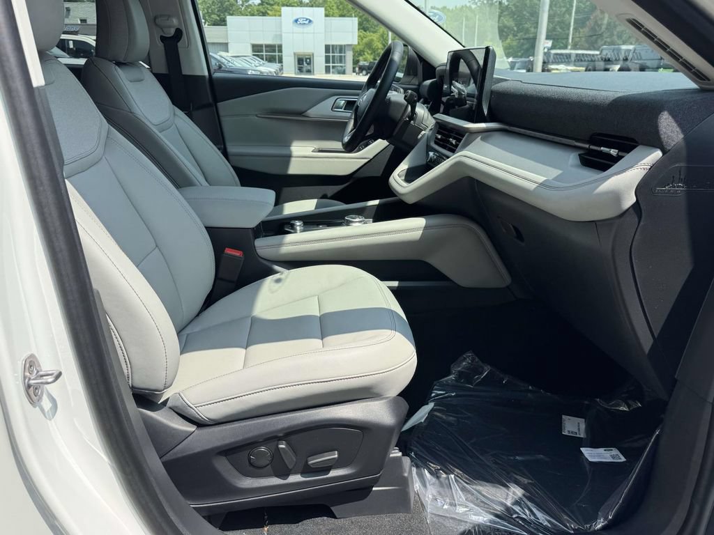 New 2026 Ford Explorer Active w/ Active Comfort Package AWD/4WD image 13
