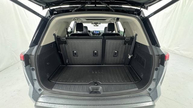 New 2026 Nissan Pathfinder Platinum w/ Lighting Package image 16