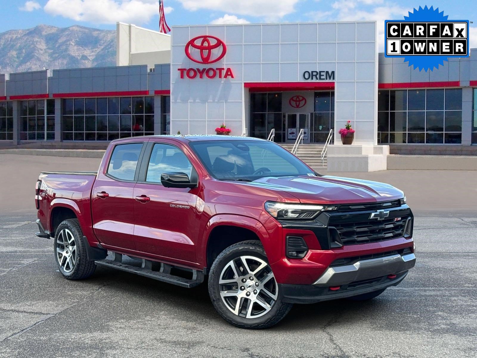 Used 2023 Chevrolet Colorado Z71 w/ Z71 Convenience Package 2