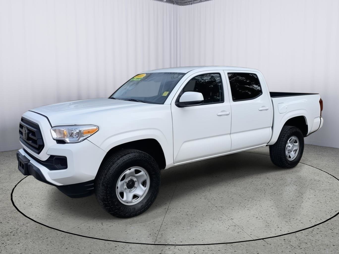 Used 2022 Toyota Tacoma SR image 3