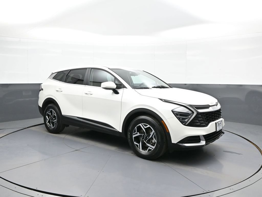 Certified 2025 Kia Sportage LX FWD image 4