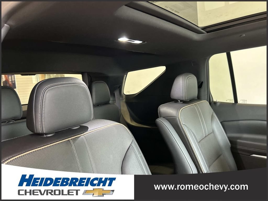 Used 2025 Chevrolet Traverse High Country w/ LPO, Floor Liner Package AWD/4WD image 32