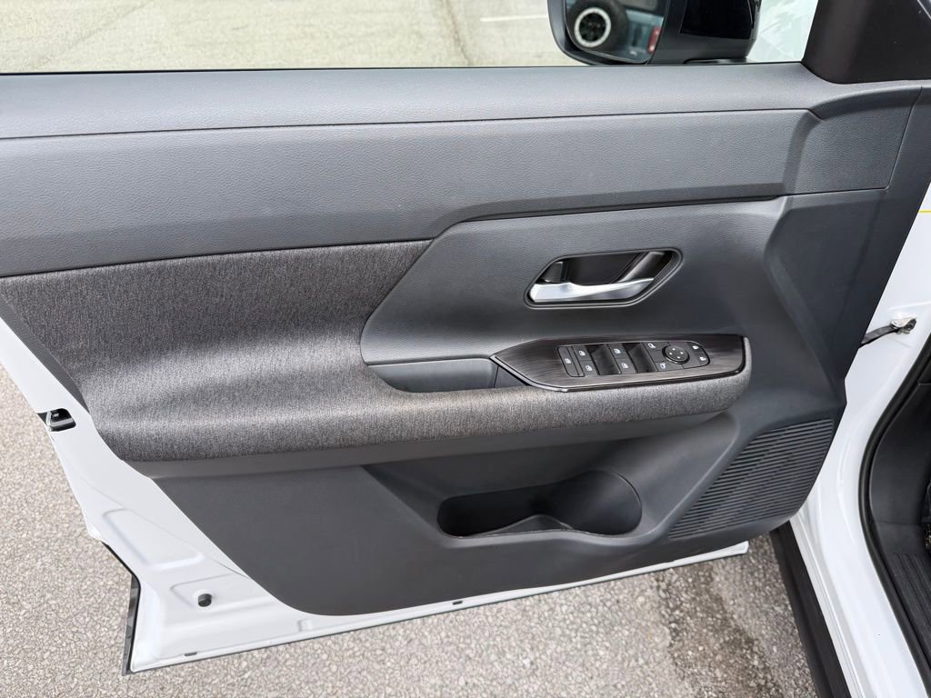 Used 2026 Nissan Kicks SV image 13