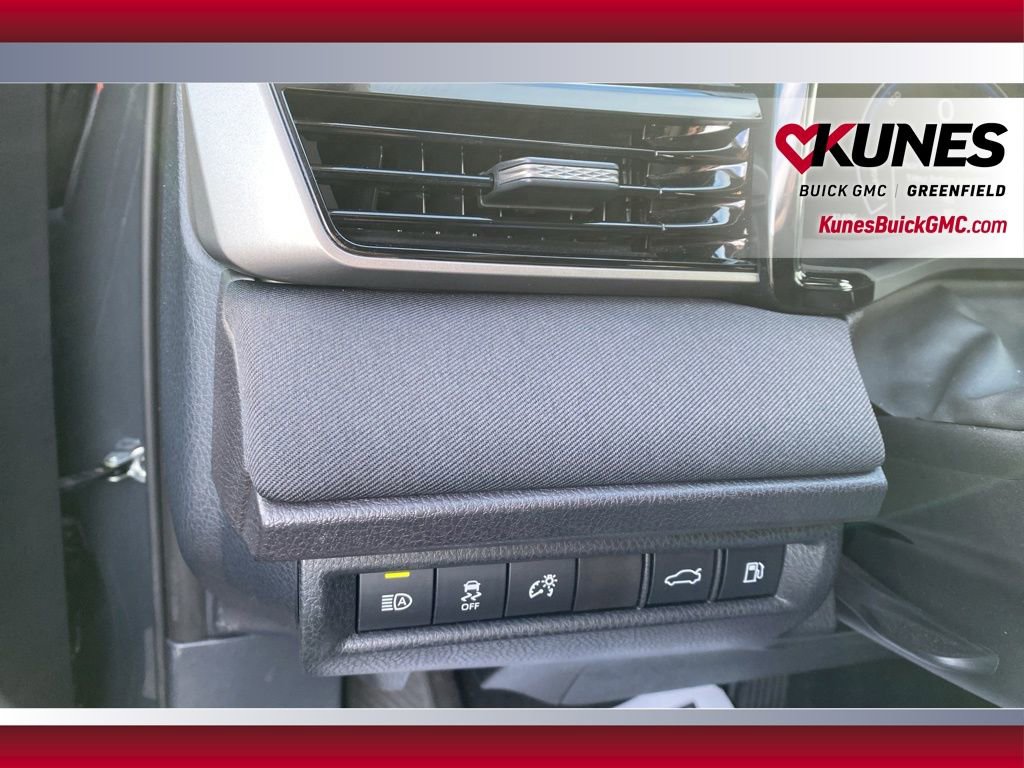 Used 2025 Toyota Camry LE image 30