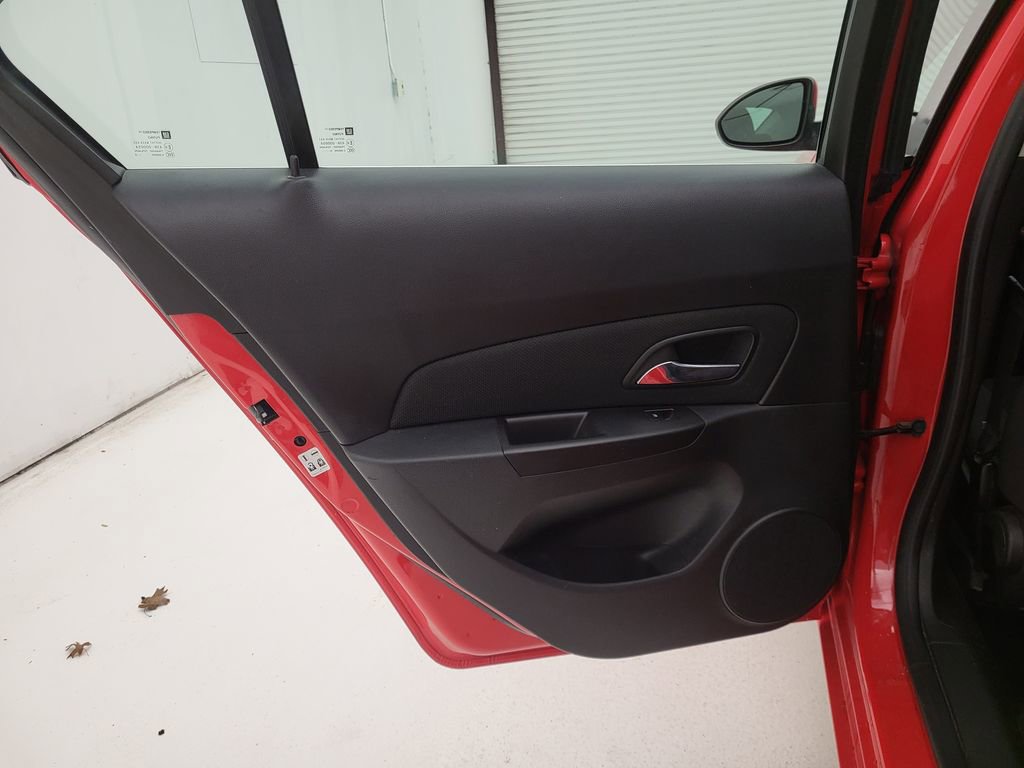 Used 2015 Chevrolet Cruze LT image 36