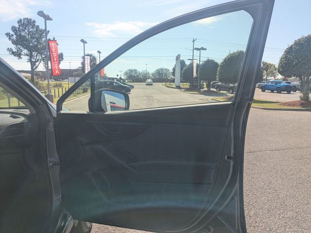 Used 2022 Subaru Crosstrek 2.0i Premium image 31