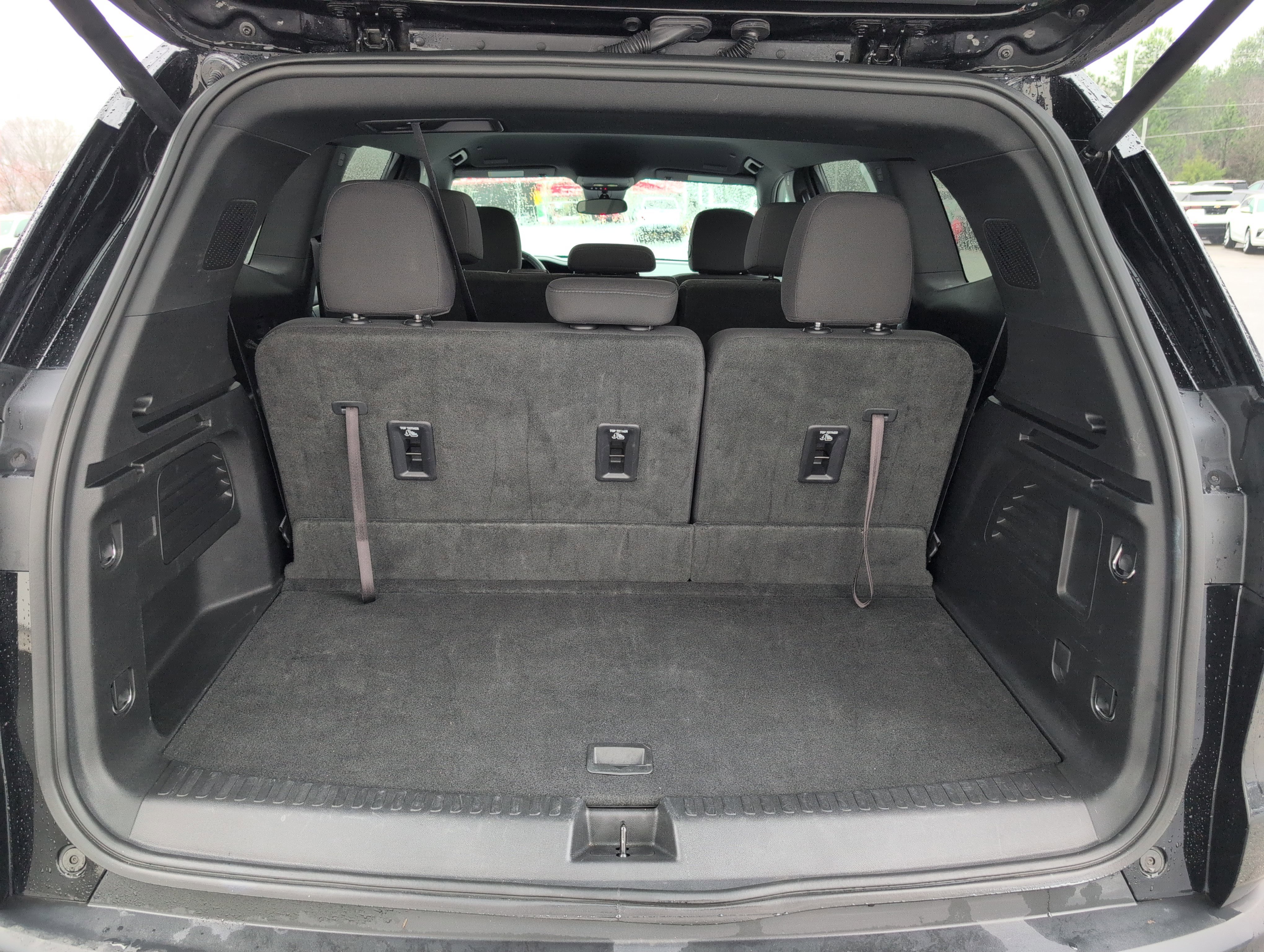 Used 2025 GMC Acadia Elevation image 7