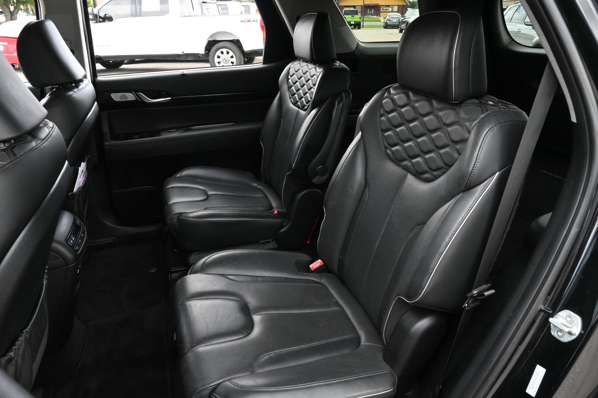Used 2022 Hyundai Palisade Limited AWD/4WD image 17