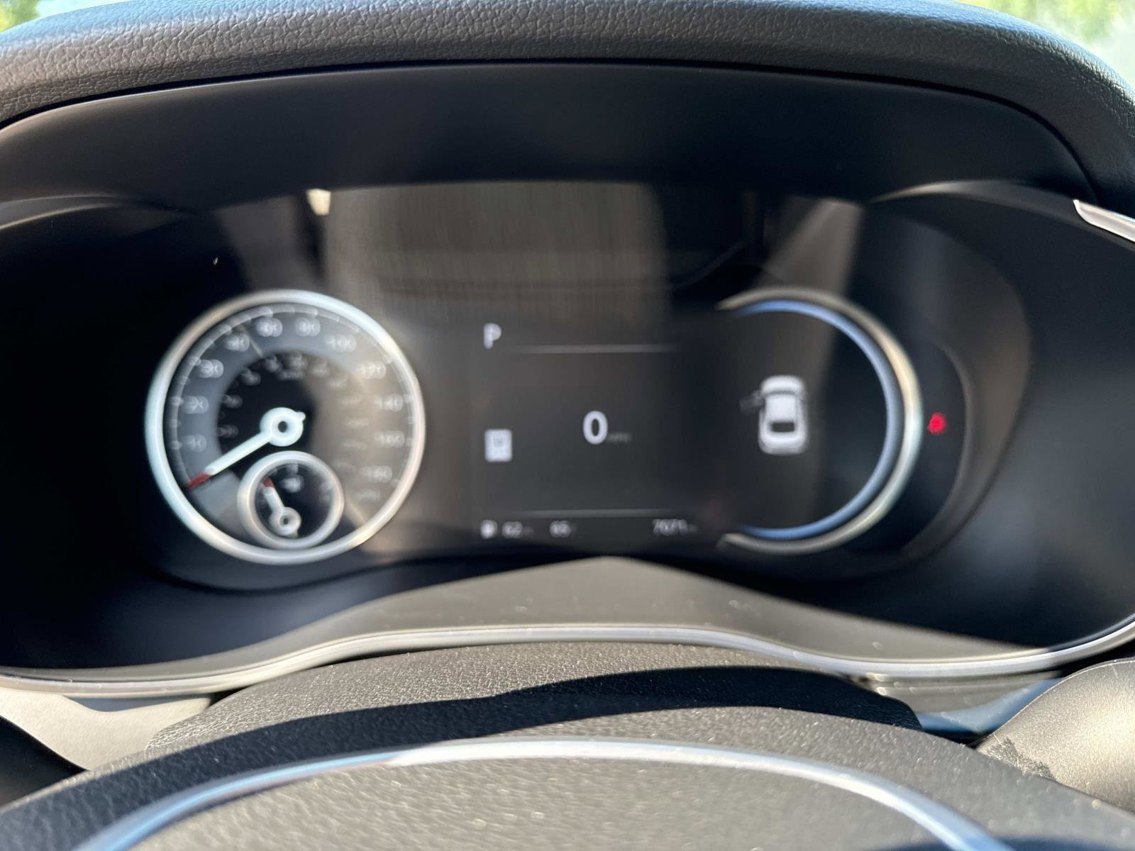 Used 2025 Genesis G70 2.5T image 28