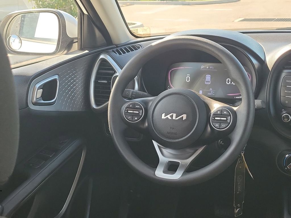 Used 2024 Kia Soul LX w/ Option Group 015 image 16