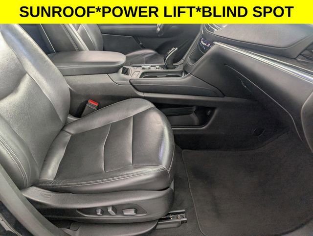 Used 2020 Cadillac XT5 Premium Luxury image 32
