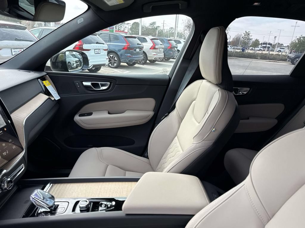 New 2026 Volvo XC60 B5 Plus w/ Climate Package AWD/4WD image 18