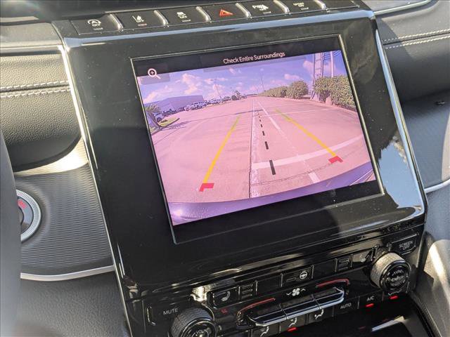 New 2025 Jeep Grand Cherokee Altitude image 13