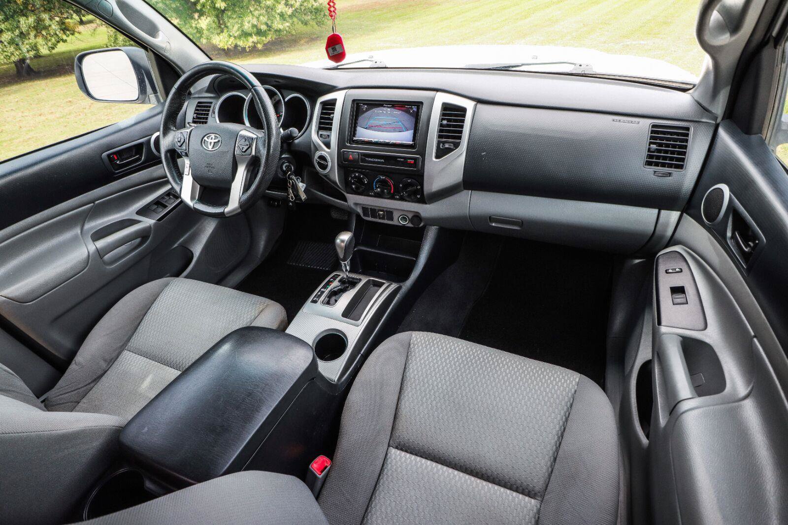 Used 2015 Toyota Tacoma 4x4 Double Cab w/ SR5 Package image 26