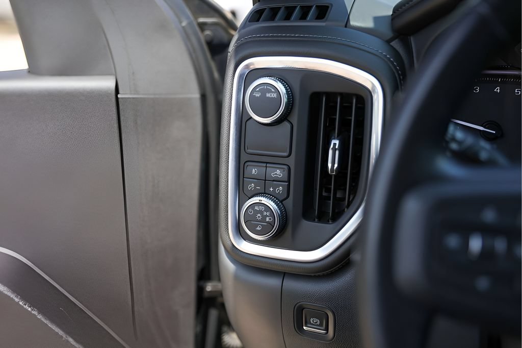 Used 2021 GMC Sierra 1500 SLT RWD image 18