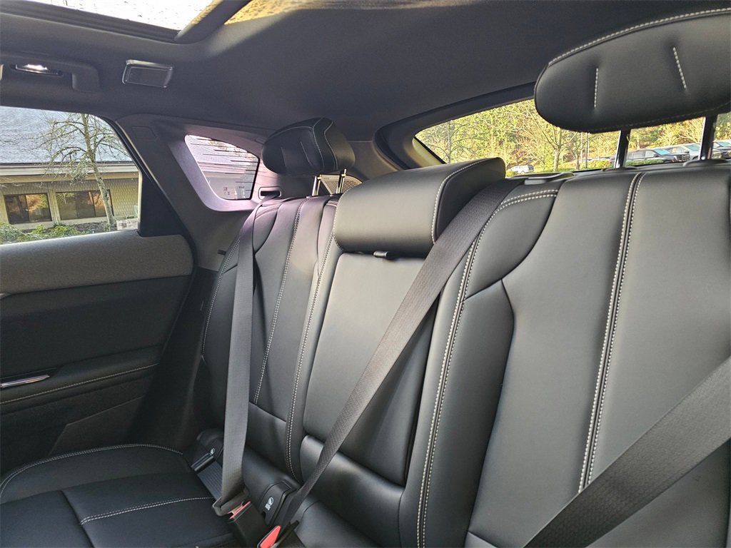 New 2026 Cadillac Optiq Luxury 1 image 18