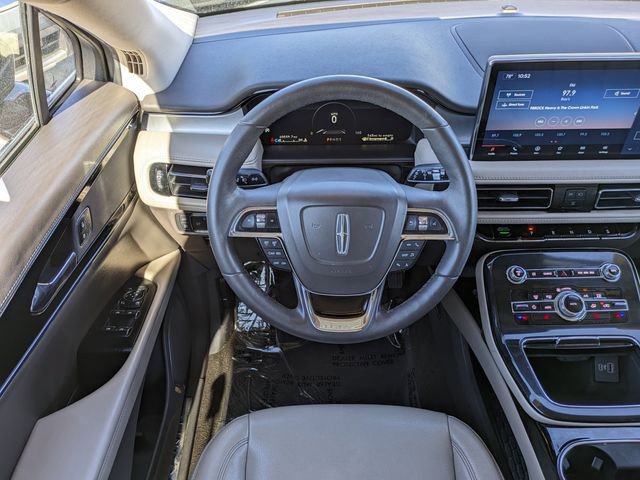 Used 2022 Lincoln Nautilus FWD w/ Premium Package image 18