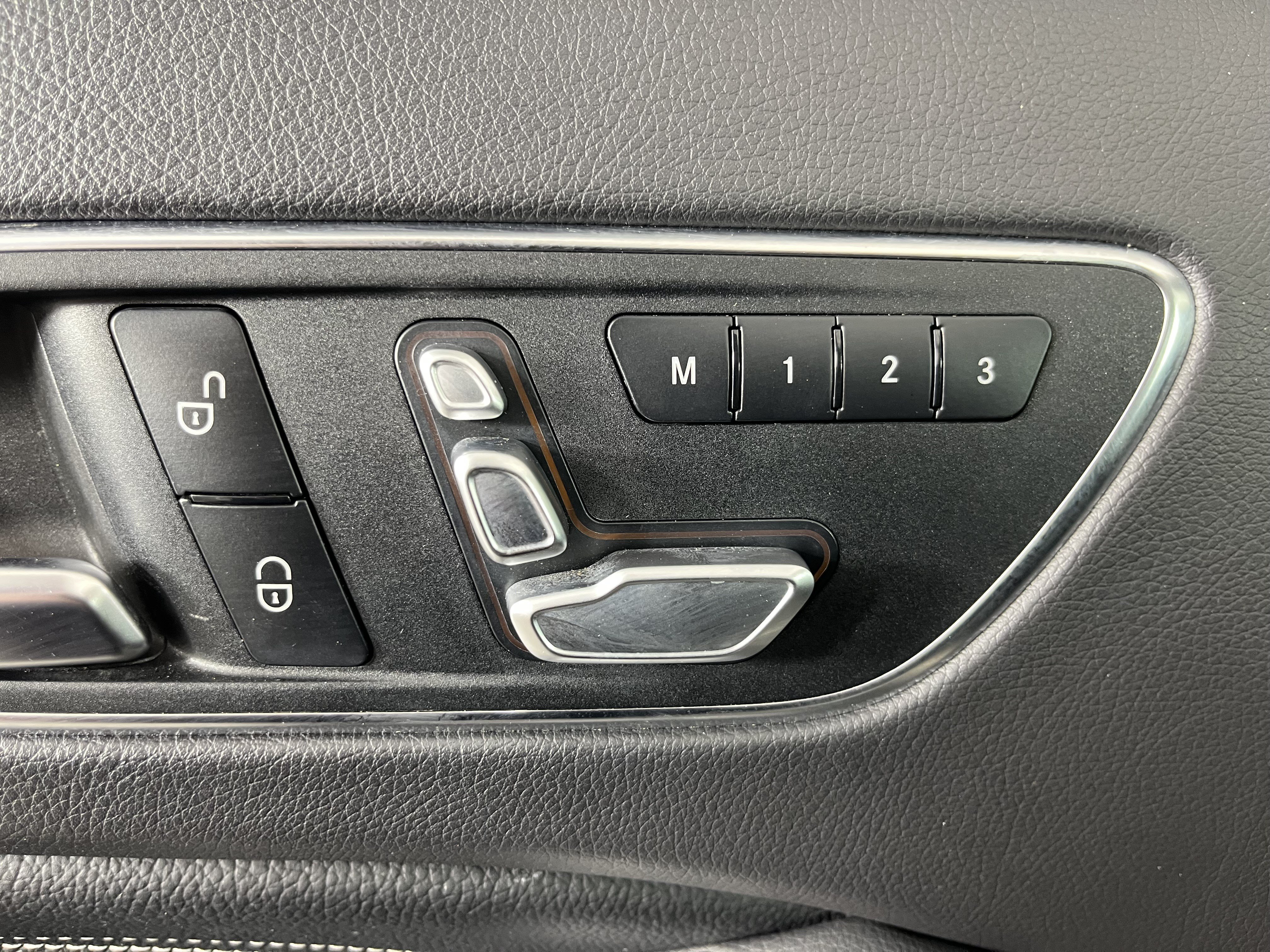 Used 2019 Mercedes-Benz GLA 250 4MATIC image 19