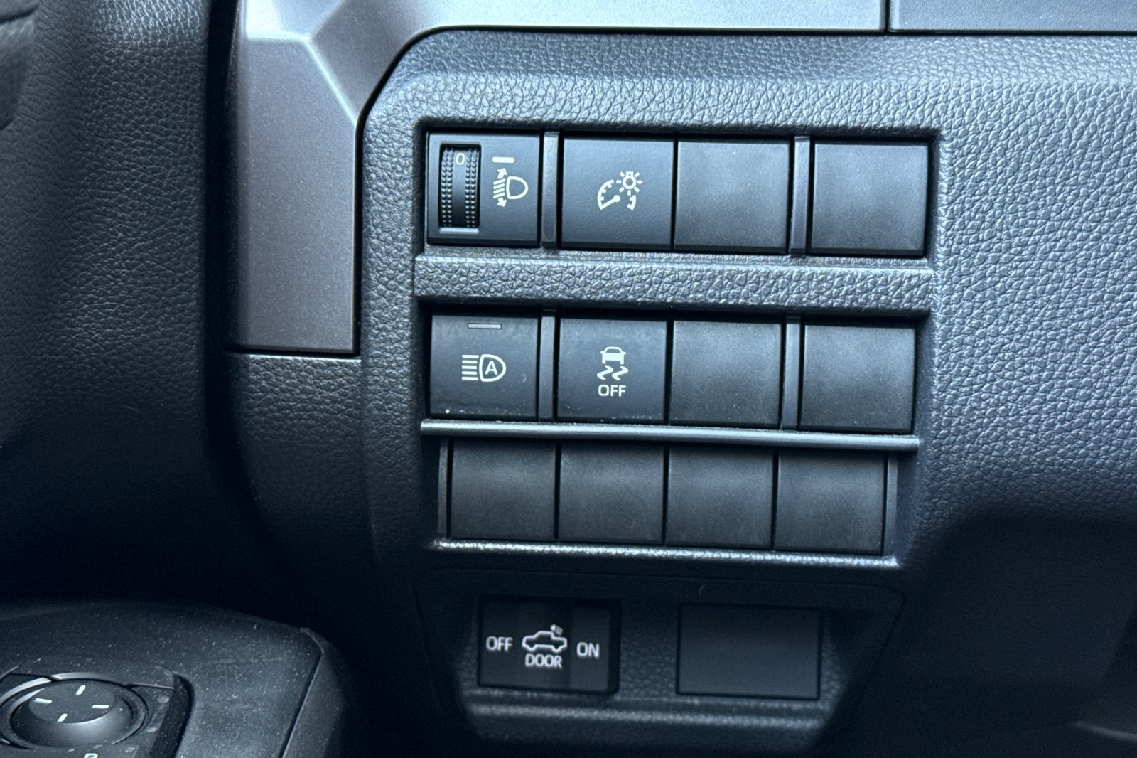 Used 2026 Toyota Tacoma SR5 AWD/4WD image 32