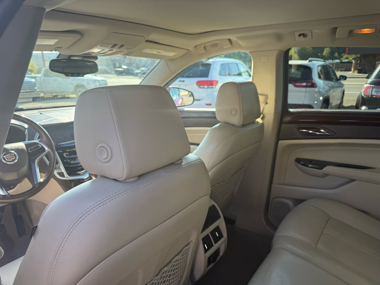 Used 2015 Cadillac SRX Luxury w/ Driver Awareness Package image 59