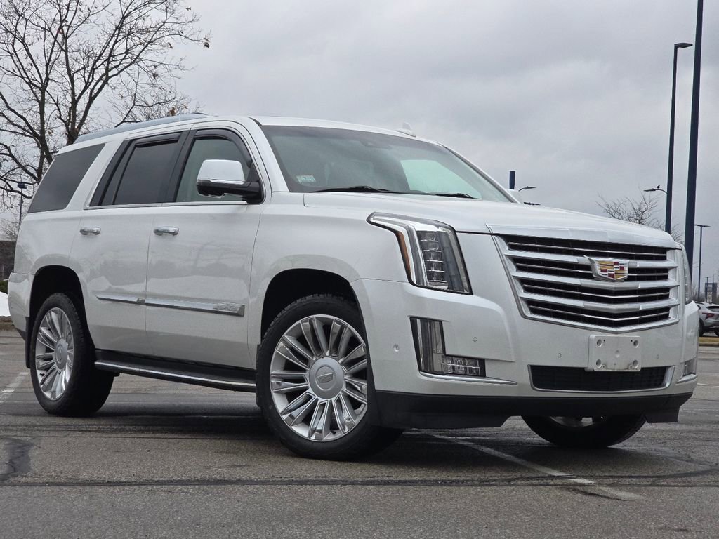 Used 2018 Cadillac Escalade Luxury image 1