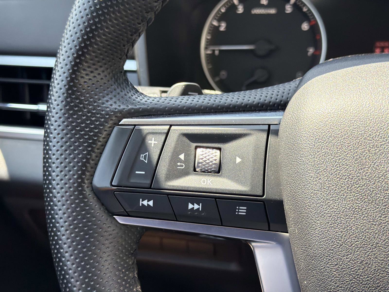Used 2025 Mitsubishi Outlander SE FWD image 18